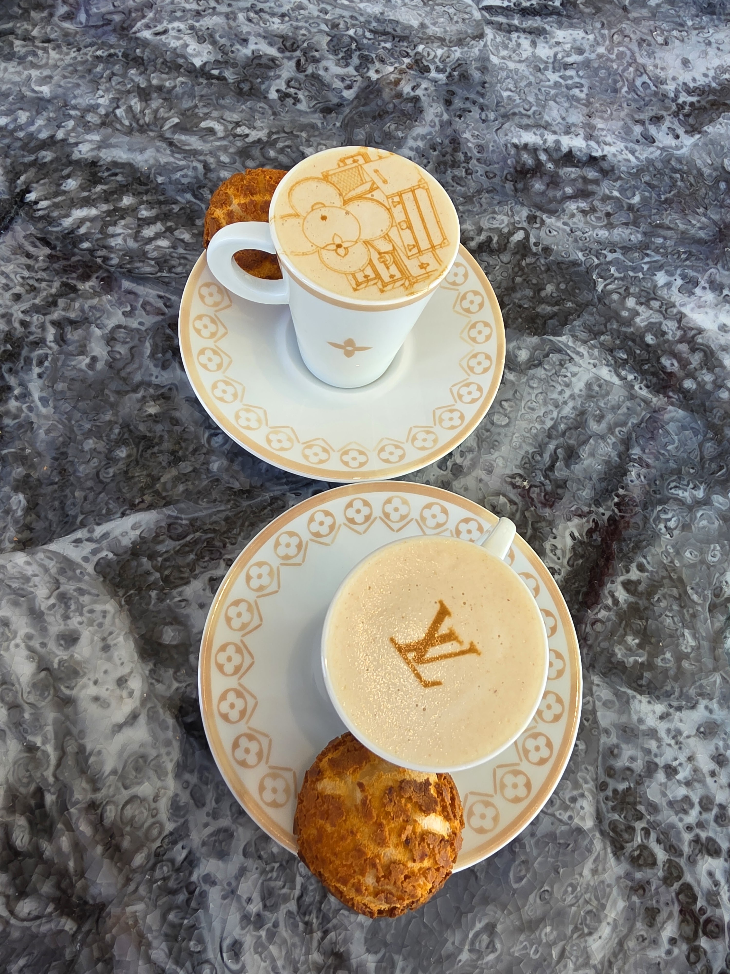 Le Café Maxime Frédéric at Louis Vuitton