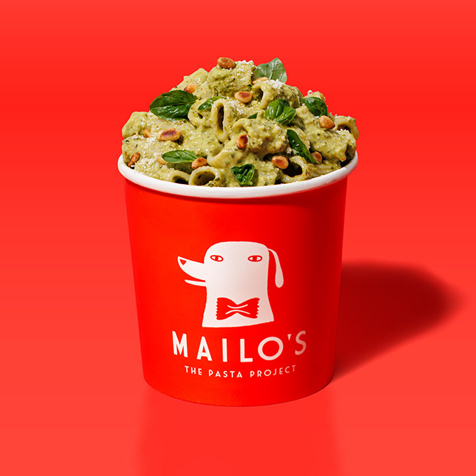 A table at Mailo’s Άλιμος
