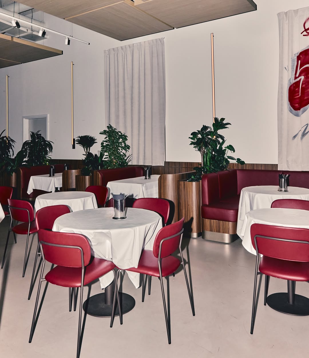 The bar at 55 Amours