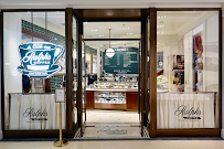 Ralph’s Coffee Bangkok (Central Embassy)
