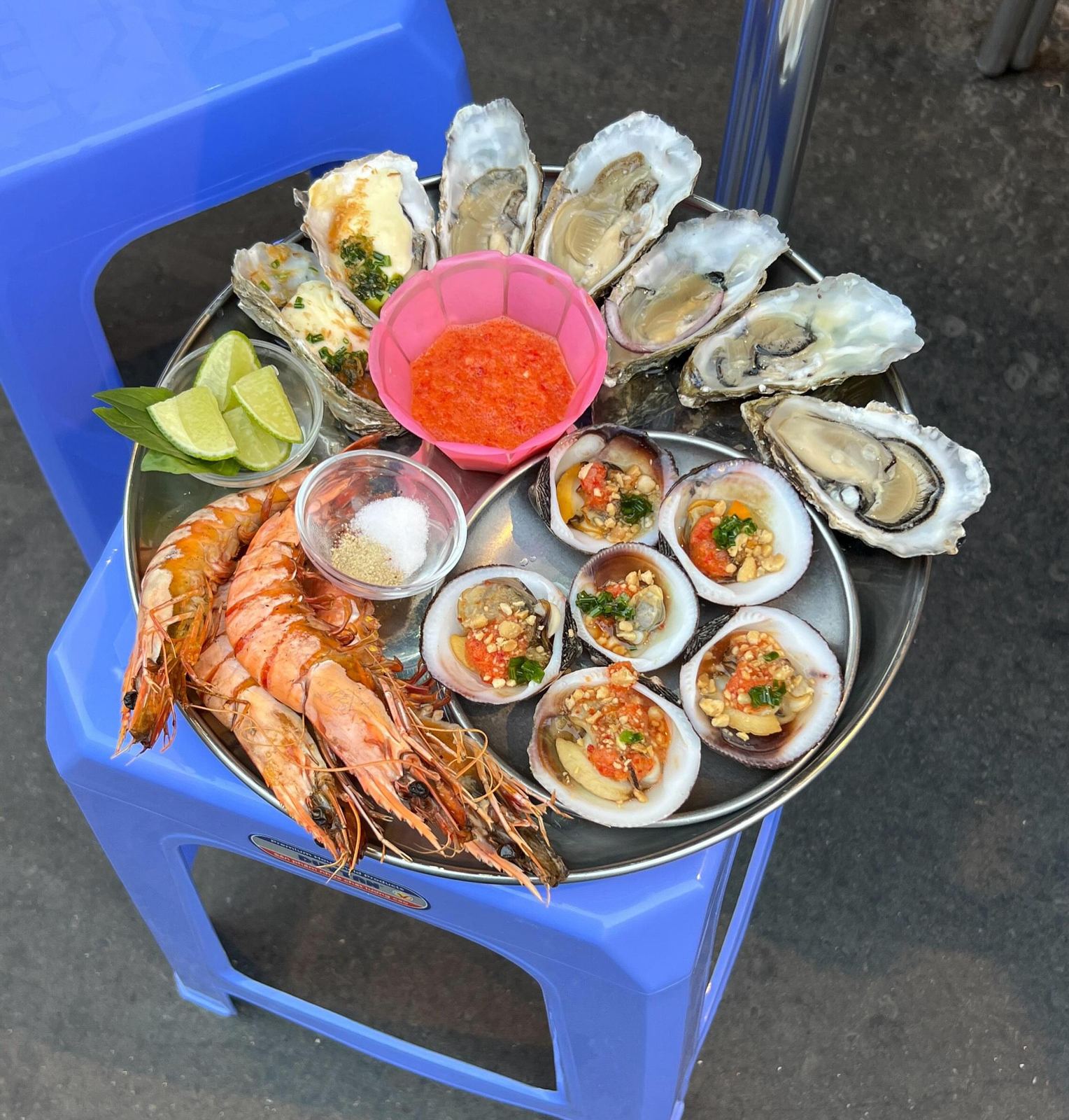 A plate at BẾP