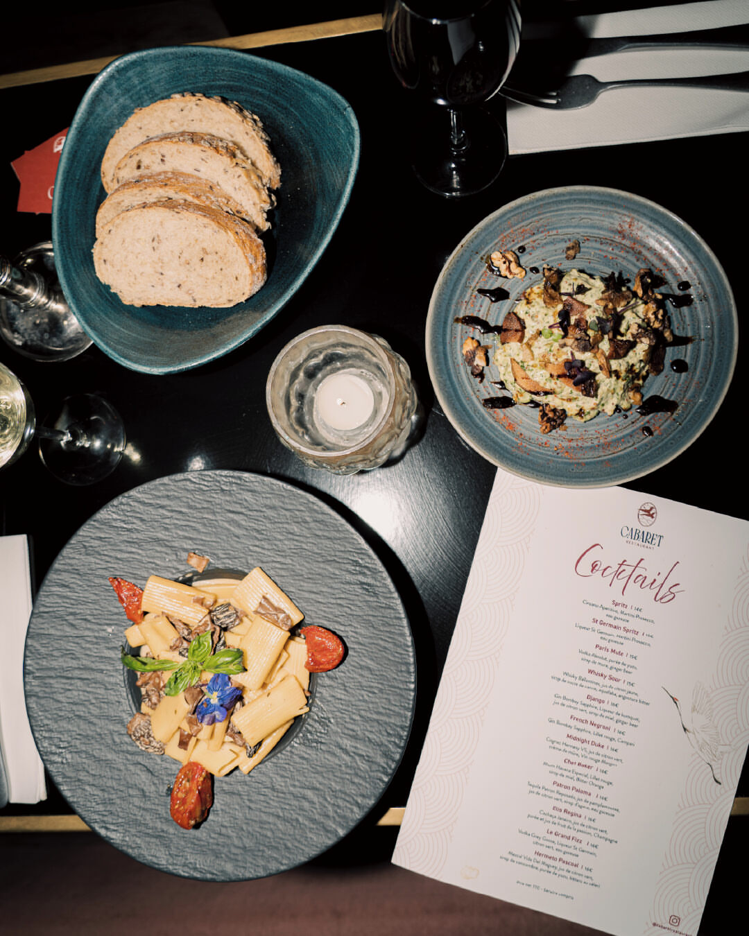 A table at Cabaret Baila