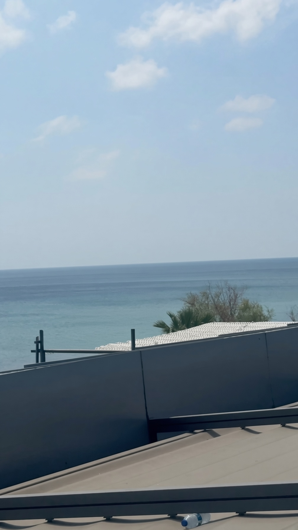 The pontoon and shoreline at Saye Istanbul Beach